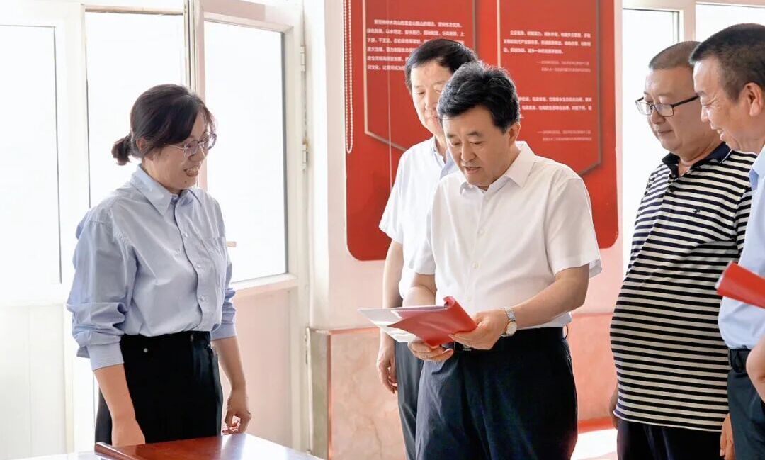 贺伟华调研督导群众身边不正之风和腐败问题集中整治等工作相关图片