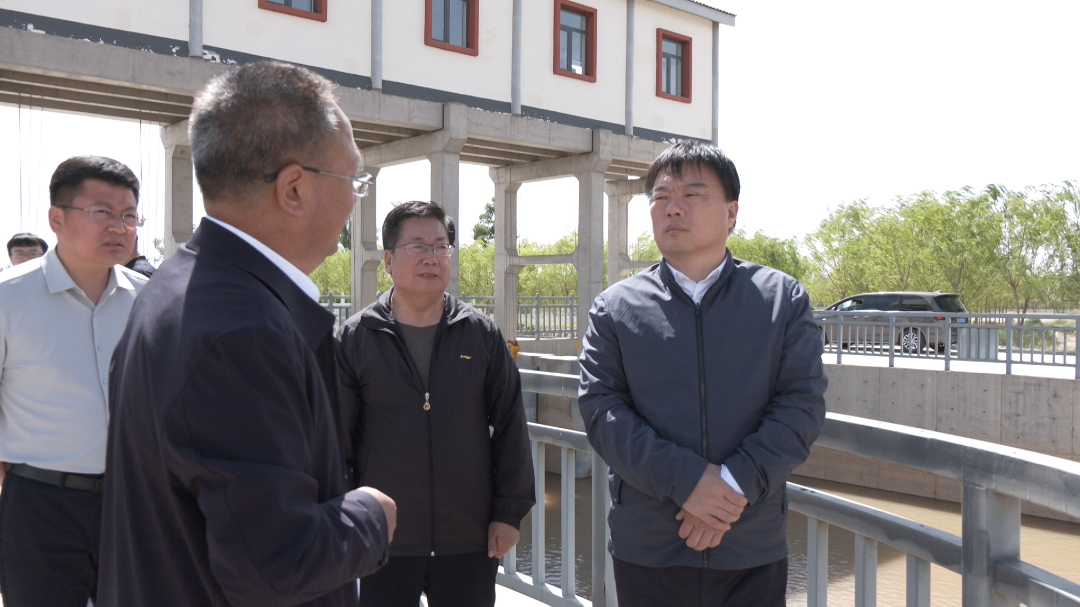 张鸿福调研现代化灌区改造、乌梁素海流域综合治理等工作相关图片